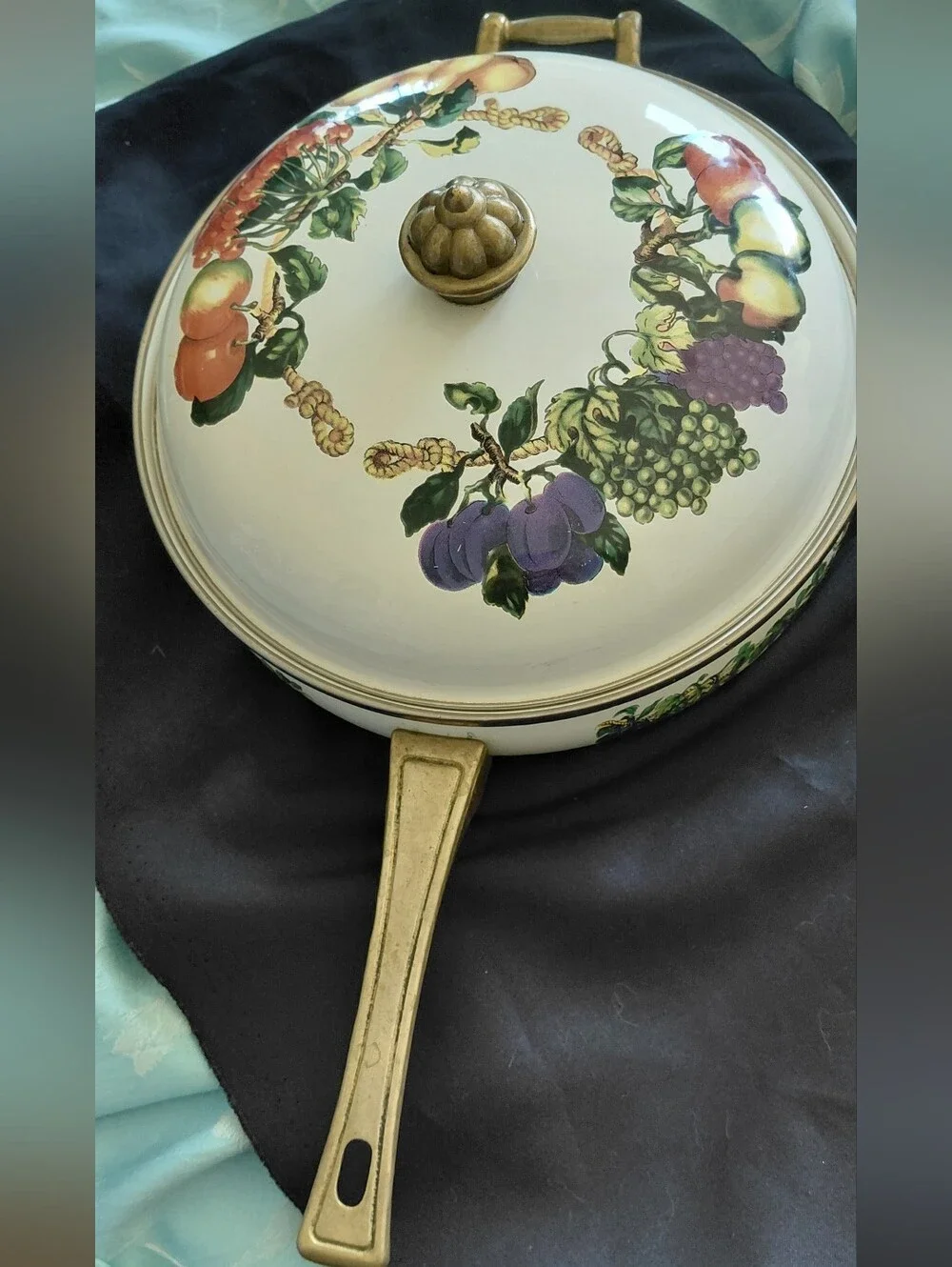 TableTops Unlimited White Fruit-Pattern Covered Fry Pan with Brass-Tone Handles